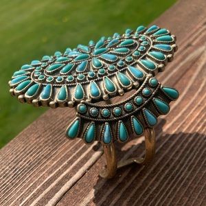 Lucky arm cuff! Great condition❕